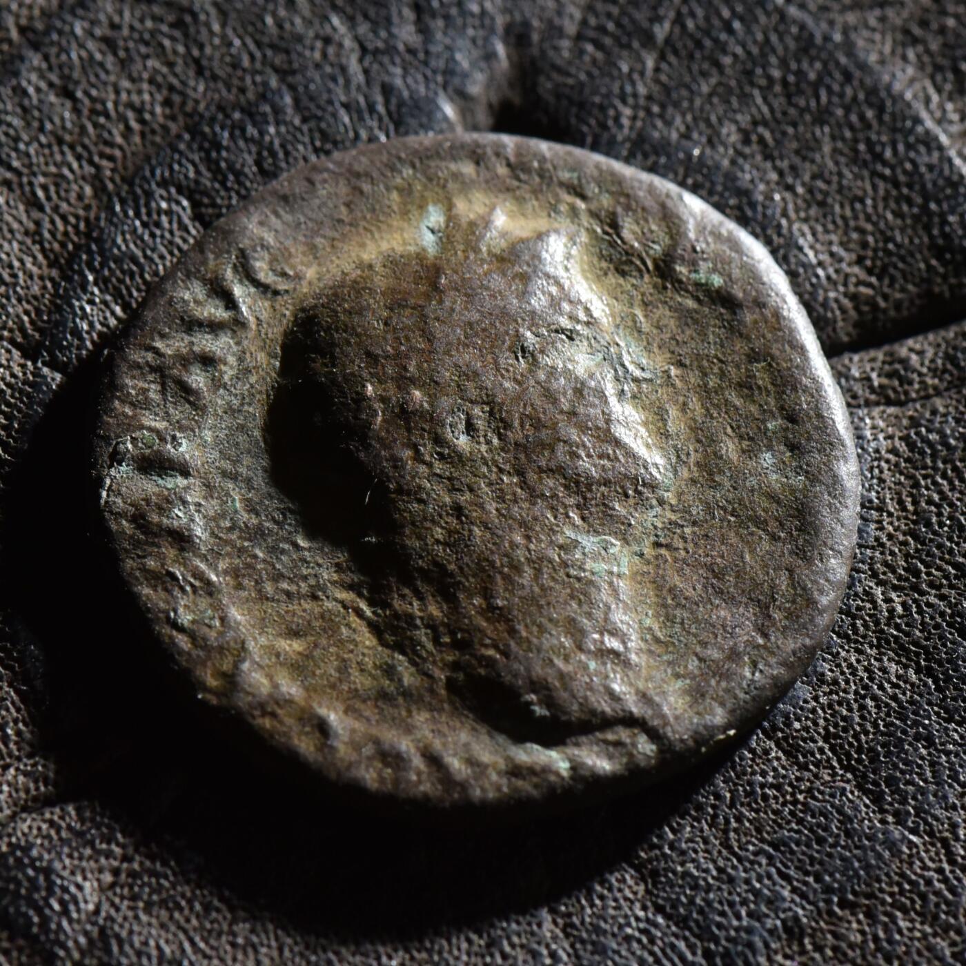 【良泉】第45期【直播场】1月15日晚19.30点开拍！ 208组，西方古代钱币、丝路古珠杂项专场 【极罕见！】公元62-68年【古罗马】【暴君 尼禄】胜利女神，阿斯铜币，7.88克