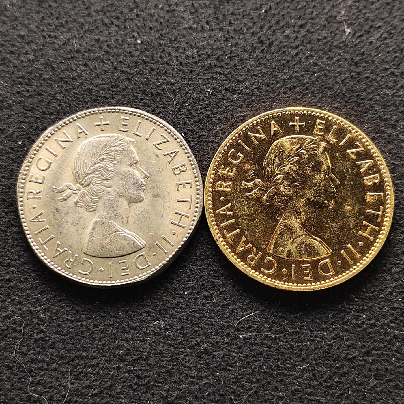 【全场包邮】纯粹捡漏拍490场（免费代拍第27场） 英国1967年女王半克朗2枚一组-含1枚镀金版