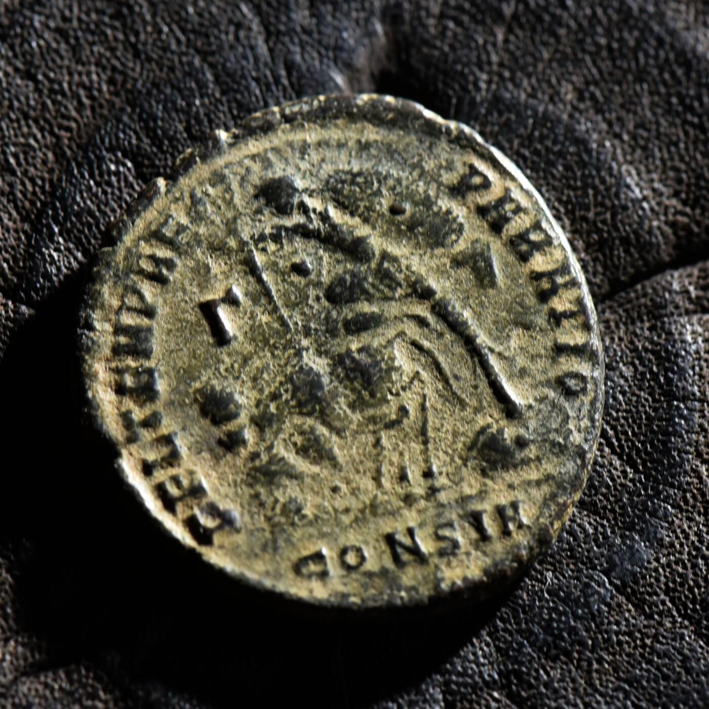 【良泉】第45期【直播场】1月15日晚19.30点开拍！ 208组，西方古代钱币、丝路古珠杂项专场 【百分币】公元337-361年【古罗马】君士坦提乌斯二世“重现幸福时光”大铜币，君士坦丁堡造币厂，5.56克