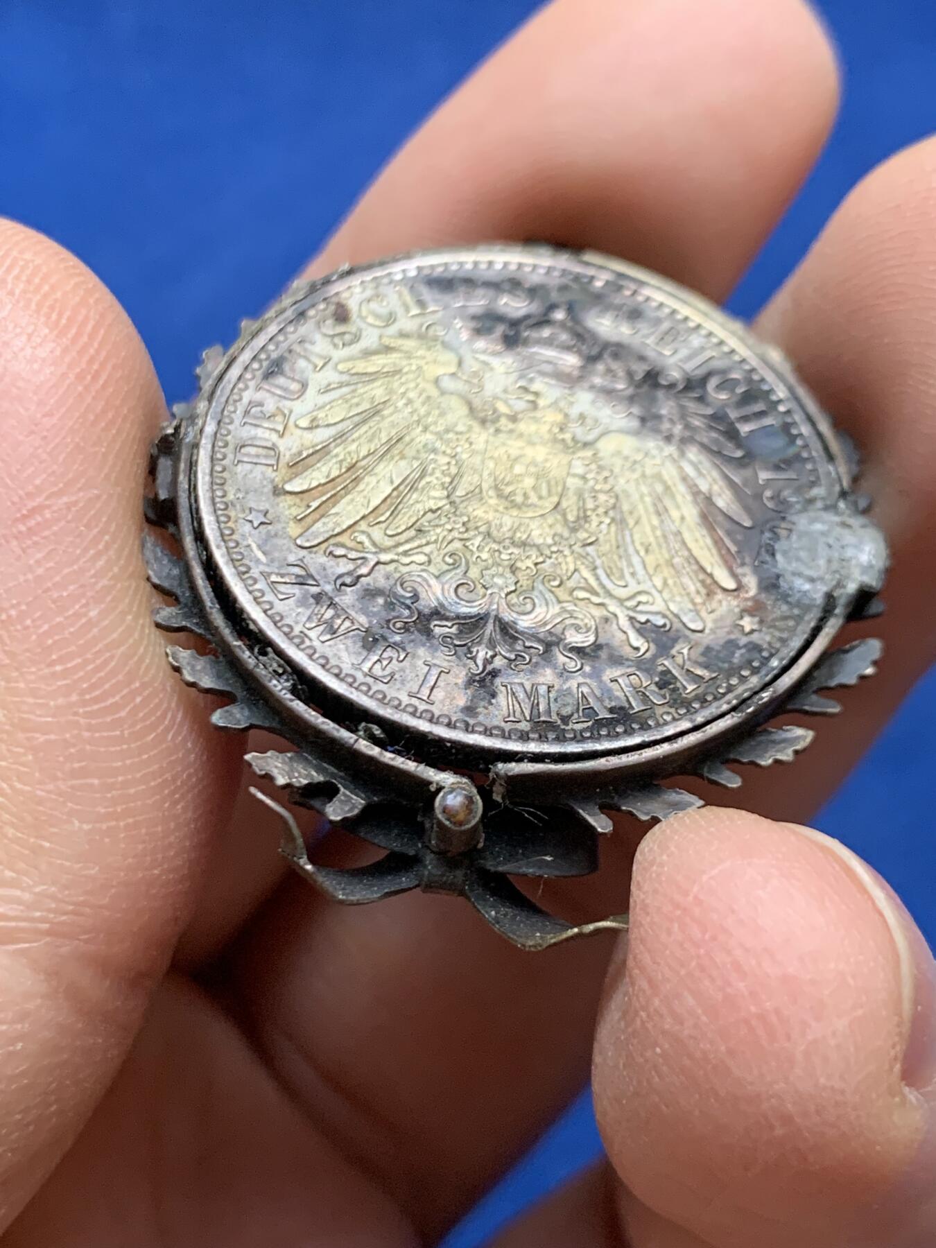 《竞宝斋》第452场 周日，周一 2场连拍 （全场包邮，欢迎送拍） 德国普鲁士王国建国200周年2马克银饰 14克 33mm