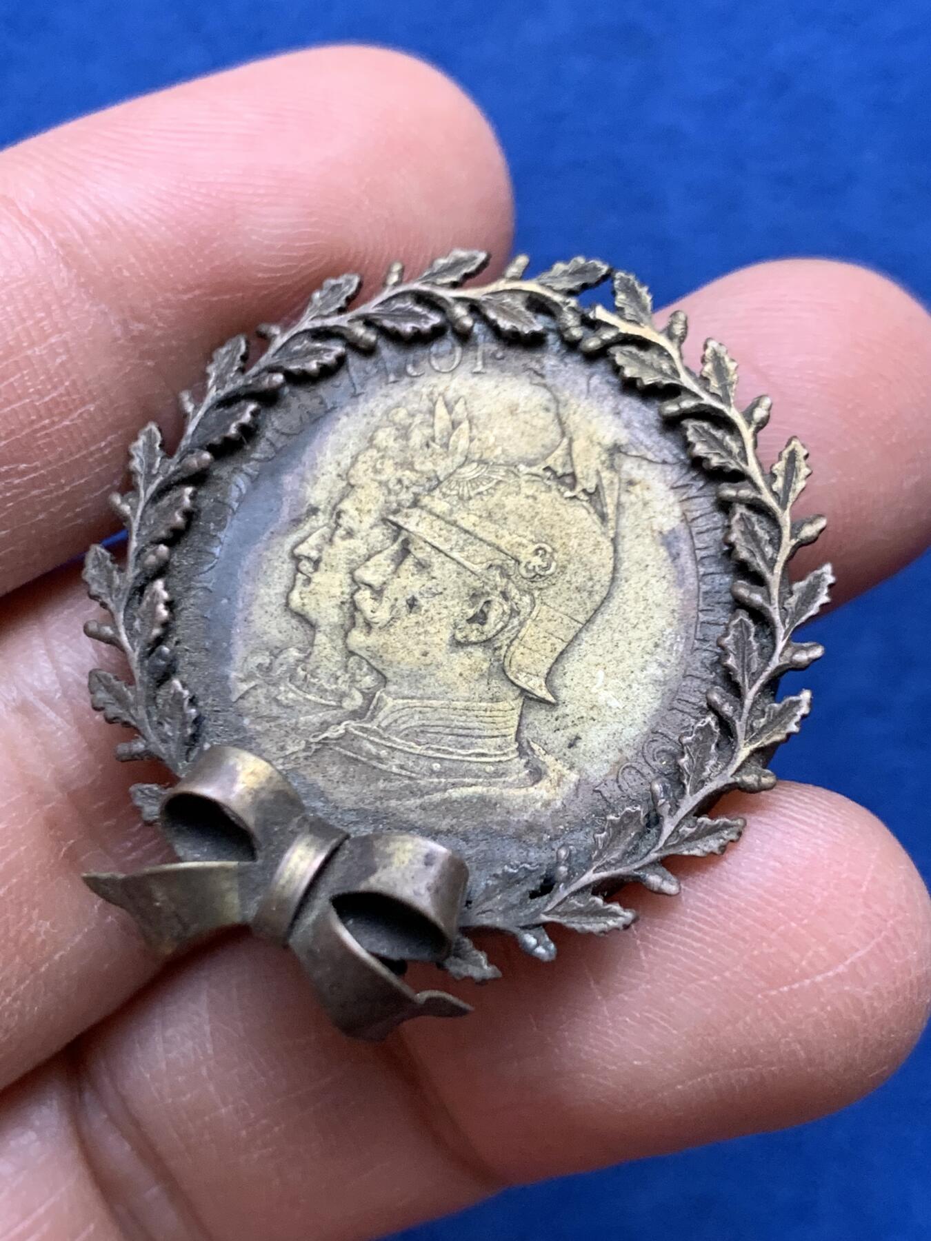 《竞宝斋》第452场 周日，周一 2场连拍 （全场包邮，欢迎送拍） 德国普鲁士王国建国200周年2马克银饰 14克 33mm