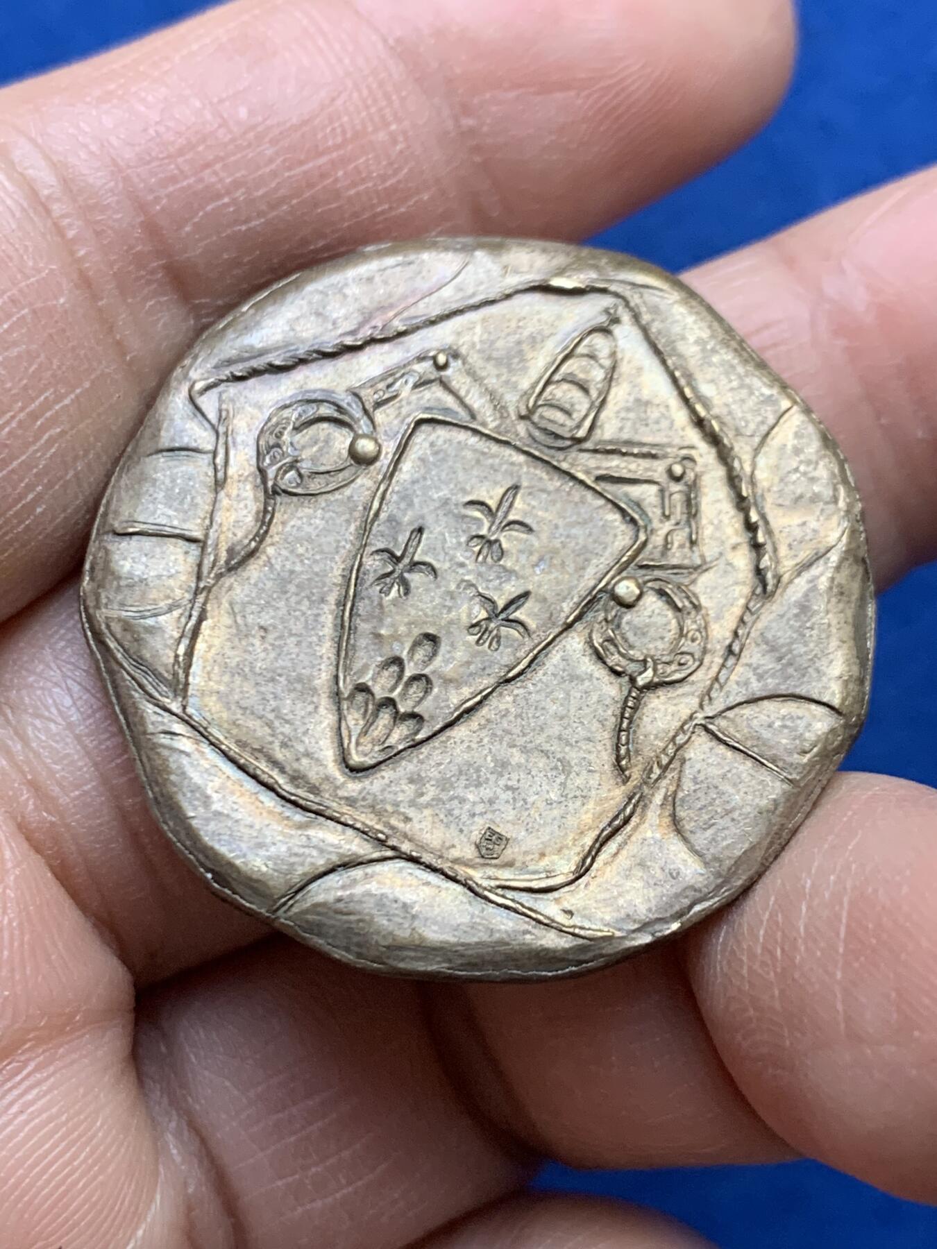 《竞宝斋》第452场 周日，周一 2场连拍 （全场包邮，欢迎送拍） 宗教奉献镀金铜章 20.3克 33.8mm