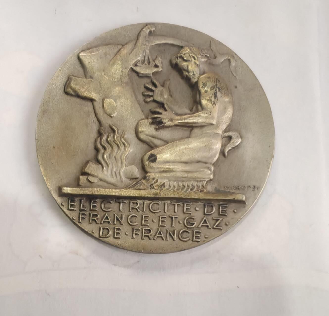 专场 这是法国（EDF/GDF）纪念章，镀银版，直径55mm，重量约72克