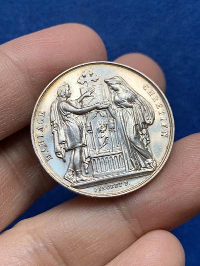 《竞宝斋》第452场 周日，周一 2场连拍 （全场包邮，欢迎送拍） - 法国结婚纪念银章 29.8MM 12.1g 蜜蜂银标 背面无刻字