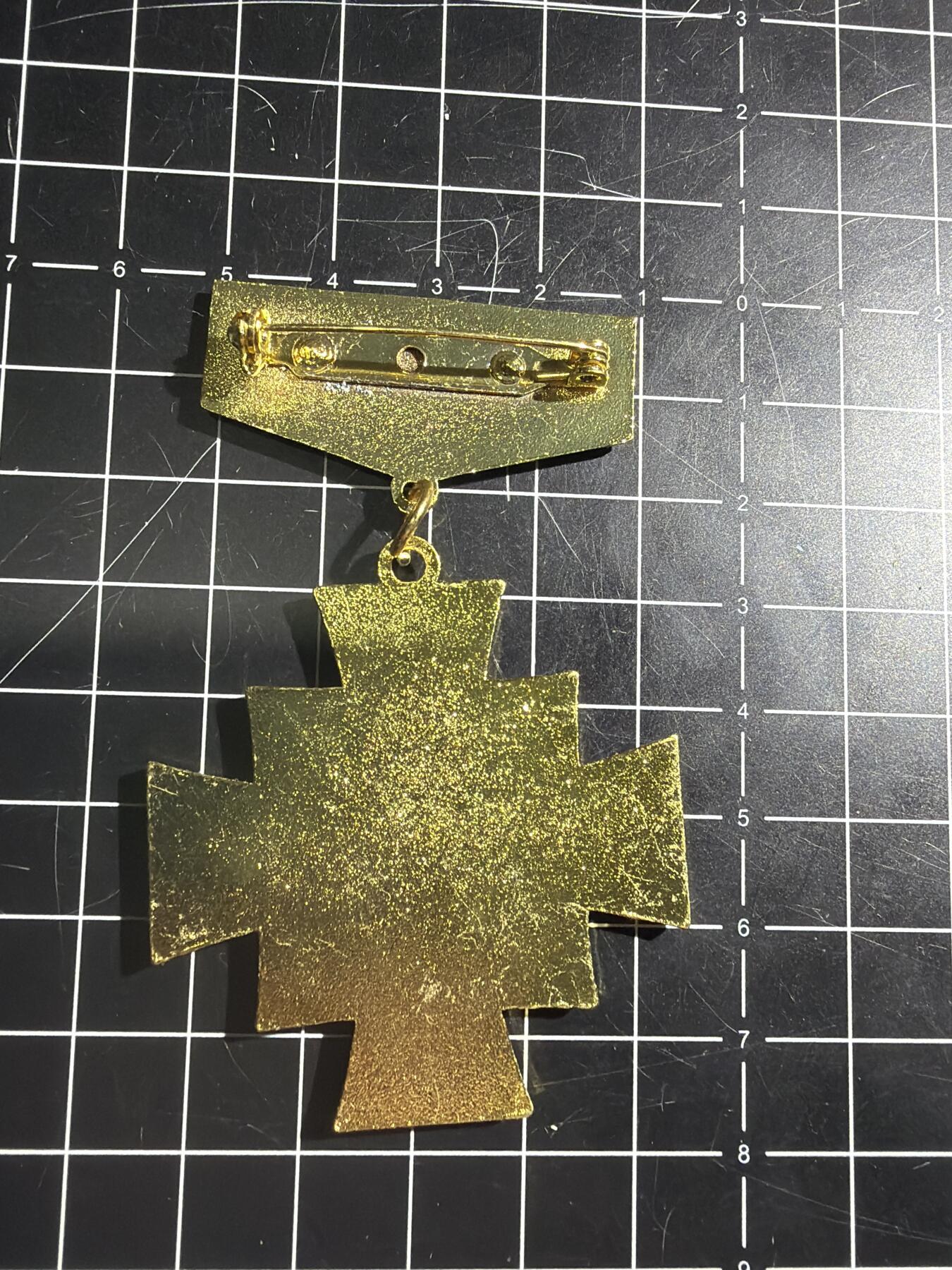 古冰库章牌勋赏收藏0起拍卖 合金徽章一个