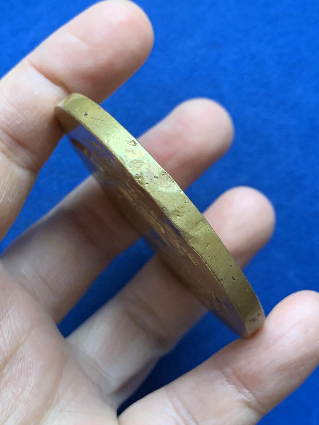 《竞宝斋》第452场 周日，周一 2场连拍 （全场包邮，欢迎送拍） 德国1908年50周年金婚纪念章 直径60.2MM 重115.6g 非常少见