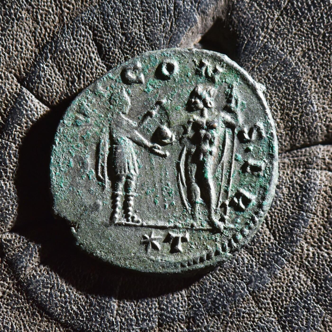 【良泉】第45期【直播场】1月15日晚19.30点开拍！ 208组，西方古代钱币、丝路古珠杂项专场 【未流通】【极美品！】公元272-274年【古罗马】世界光复者-奥勒良，“皇帝从朱庇特手中接过球”洗银币，3.56克