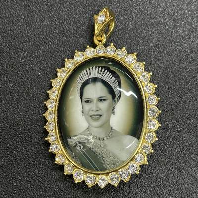 西秦中古拍卖第七十一期 - 泰国诗丽吉王母太后皇家纪念胸针