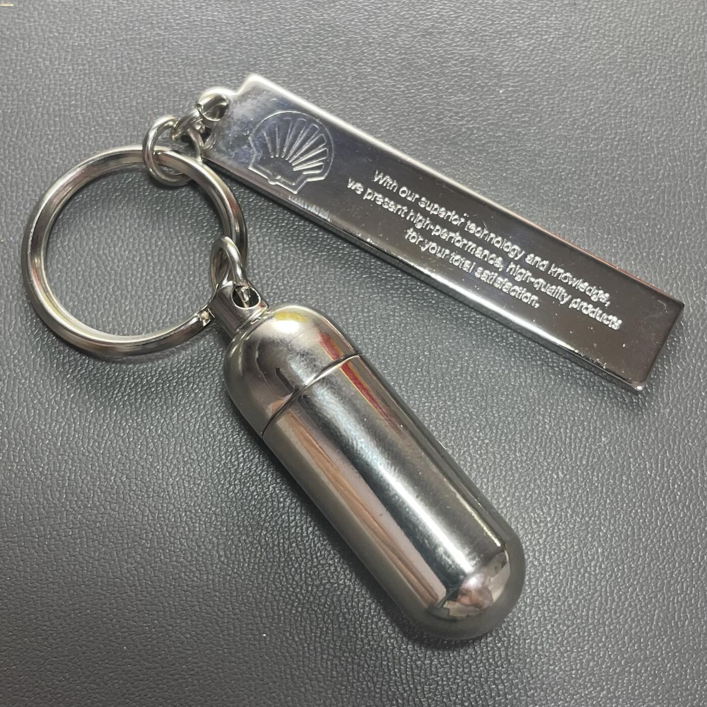 回流1228 壳牌（Shell）石油公司发行的金属纪念钥匙扣 金属胶囊瓶可以存放急救药品、紧急联系人、个人医疗信息等