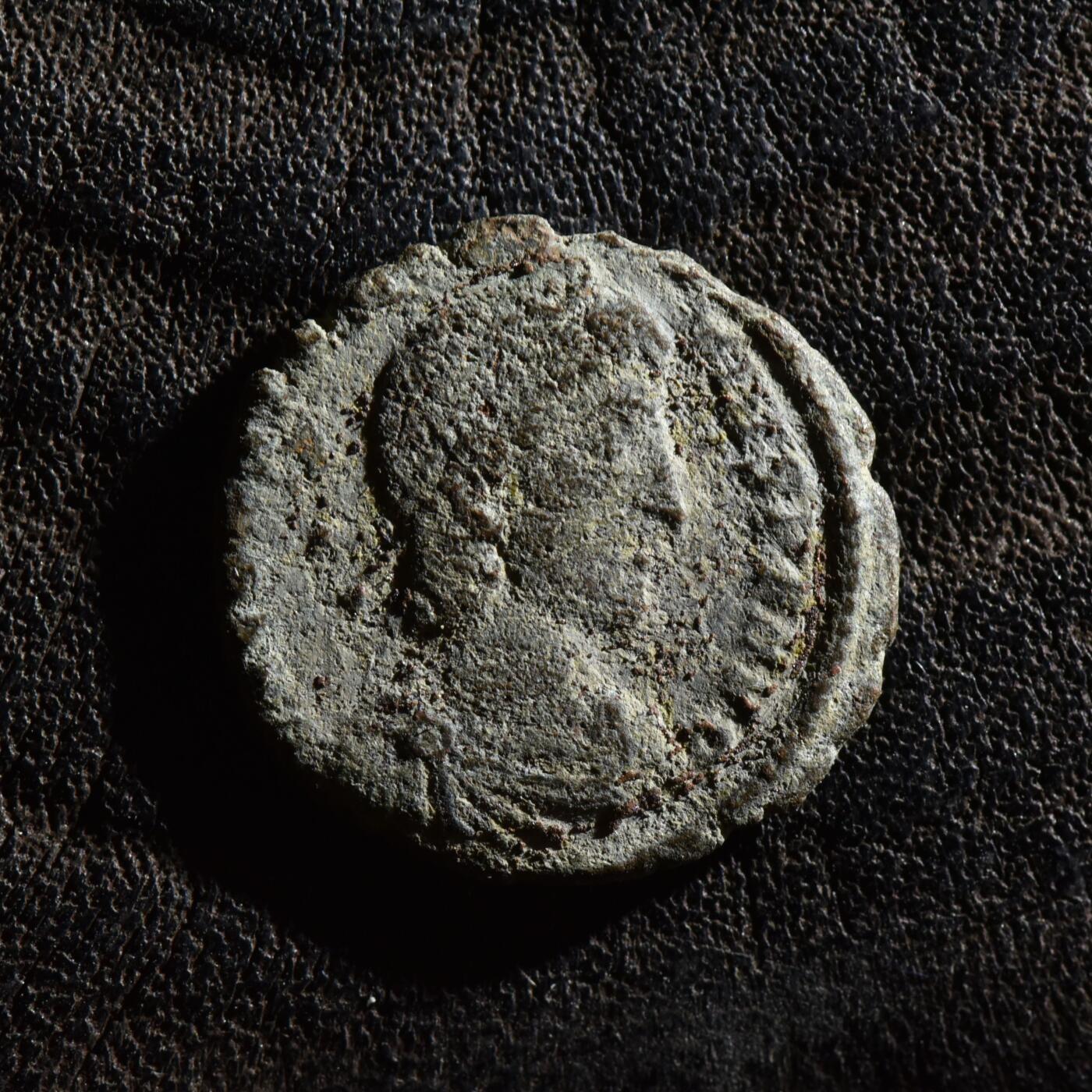 【良泉】第45期【直播场】1月15日晚19.30点开拍！ 208组，西方古代钱币、丝路古珠杂项专场 公元337-361年【古罗马】君士坦提乌斯二世，重新幸福时光，标准型铜币，2.03克