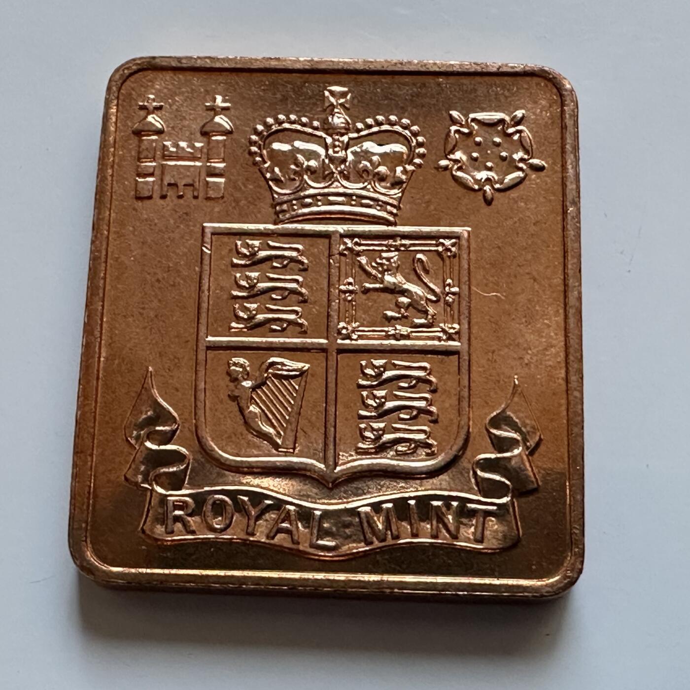 🌹外币初藏🌹🐯2025年第147场  每周二四六晚8️⃣点 接代拍 英国1975年皇家造币厂套币铜章 b