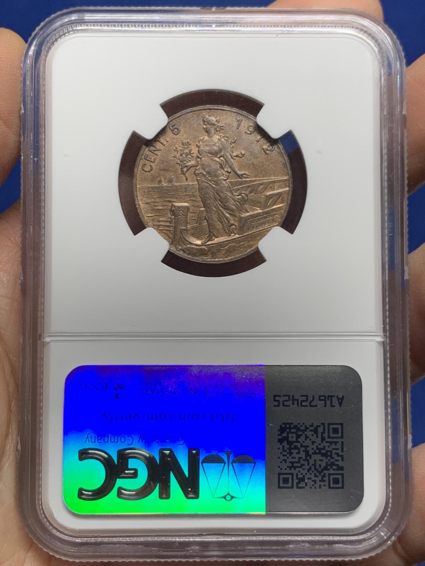 《竞宝斋》第452场 周日，周一 2场连拍 （全场包邮，欢迎送拍） NGC MS62BN 意大利1912年5分拿花铜币，少见年份（特年）书价高，在200美元左右。