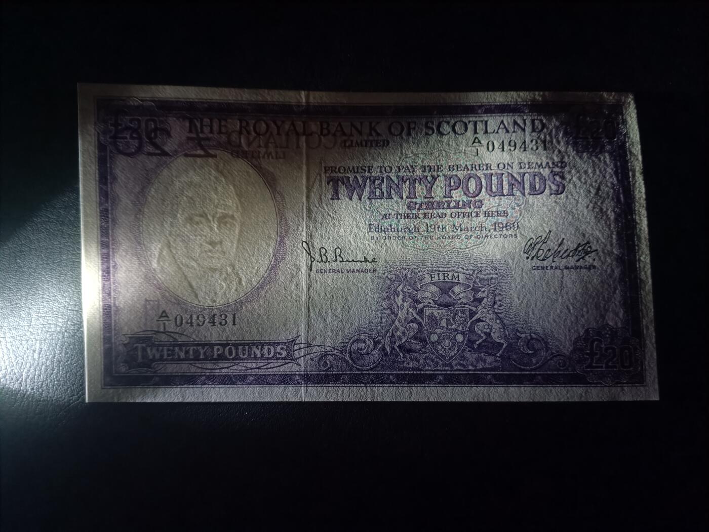 2026首期，总第211期 苏格兰皇家银行1969年20镑AUNC首冠A/1，稀有的早期高面值，第二代福斯桥