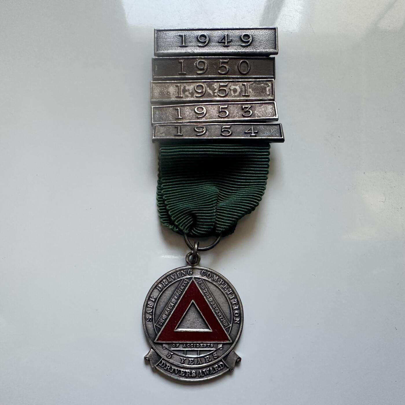 🌹外币初藏🌹🐯2025年第147场  每周二四六晚8️⃣点 接代拍 英国皇家事故预防协会1949-1954年颁发的5年安全驾驶竞赛奖章 铜镍配红珐琅