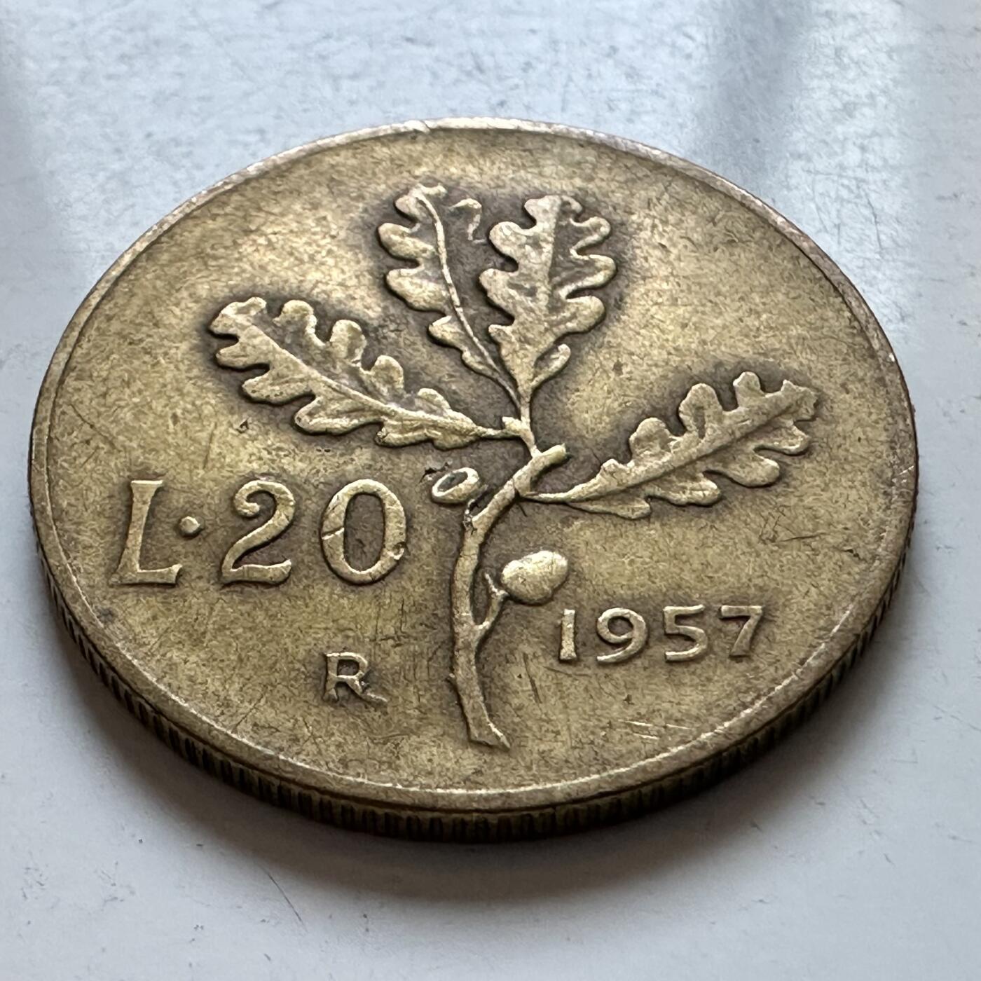 🌹外币初藏🌹🐯2025年第147场  每周二四六晚8️⃣点 接代拍 意大利1957年齿边20里拉