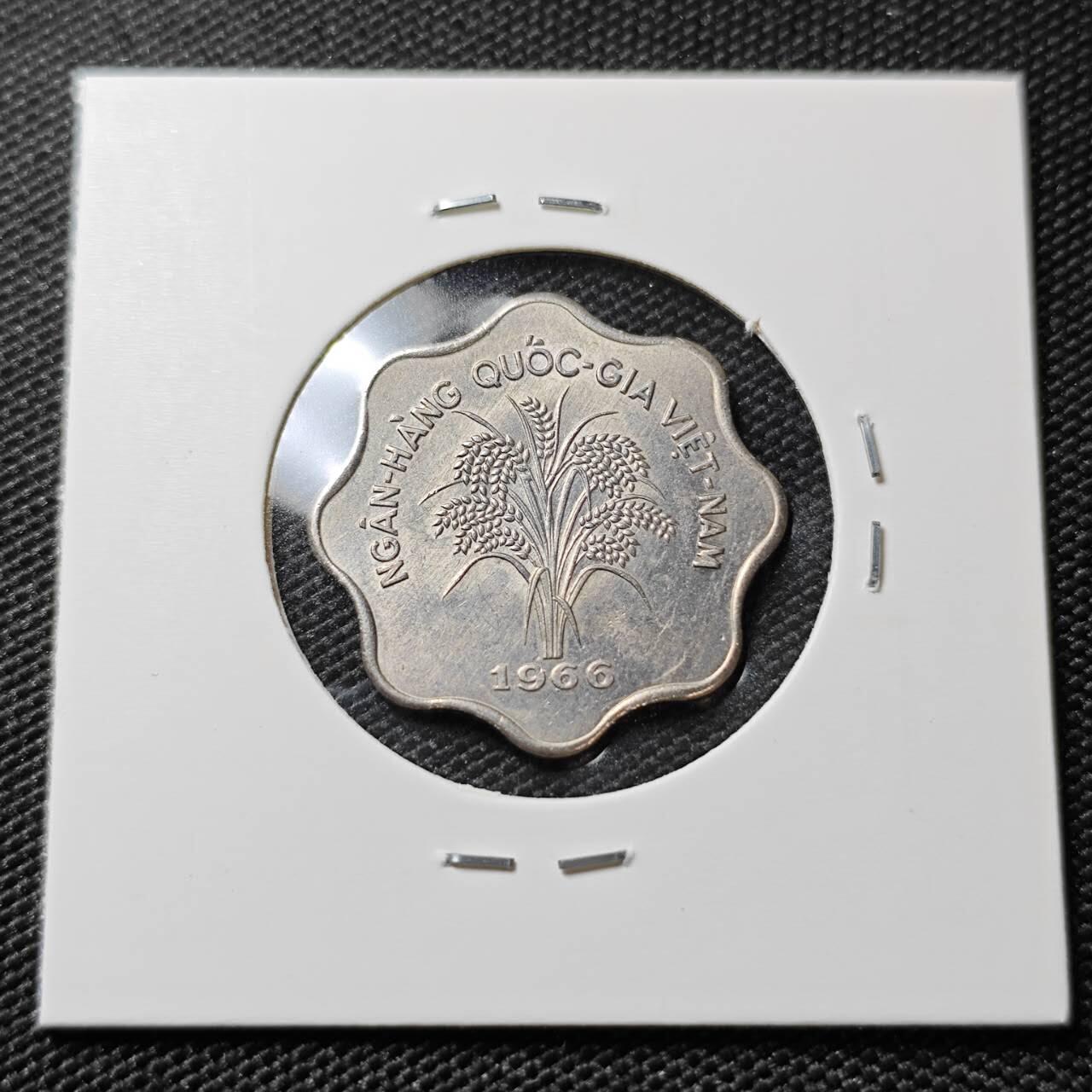 KK钱币收藏小铺 《套币 好品/批量散币专场》  2月预留时间 周末发货  1966南越5盾水稻好品 波浪形硬币 少见年份！