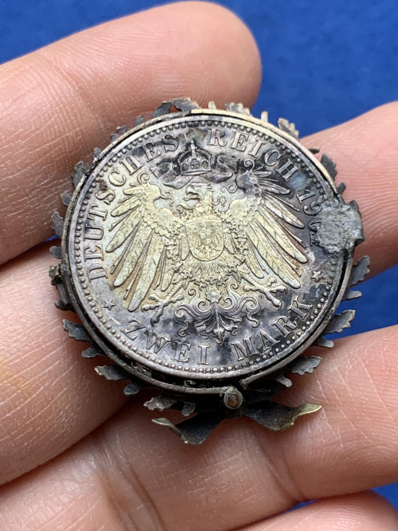 《竞宝斋》第452场 周日，周一 2场连拍 （全场包邮，欢迎送拍） 德国普鲁士王国建国200周年2马克银饰 14克 33mm