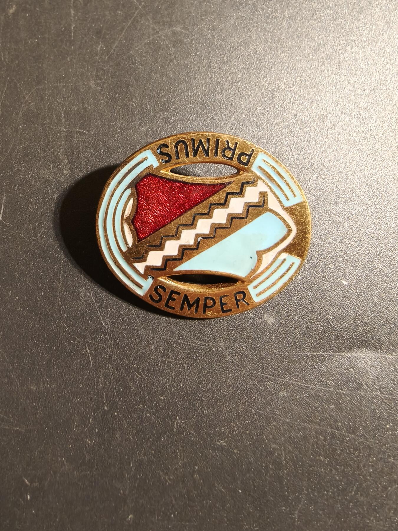 老王徽章第172期 美国陆军第1步兵团证章     二战时期横针版