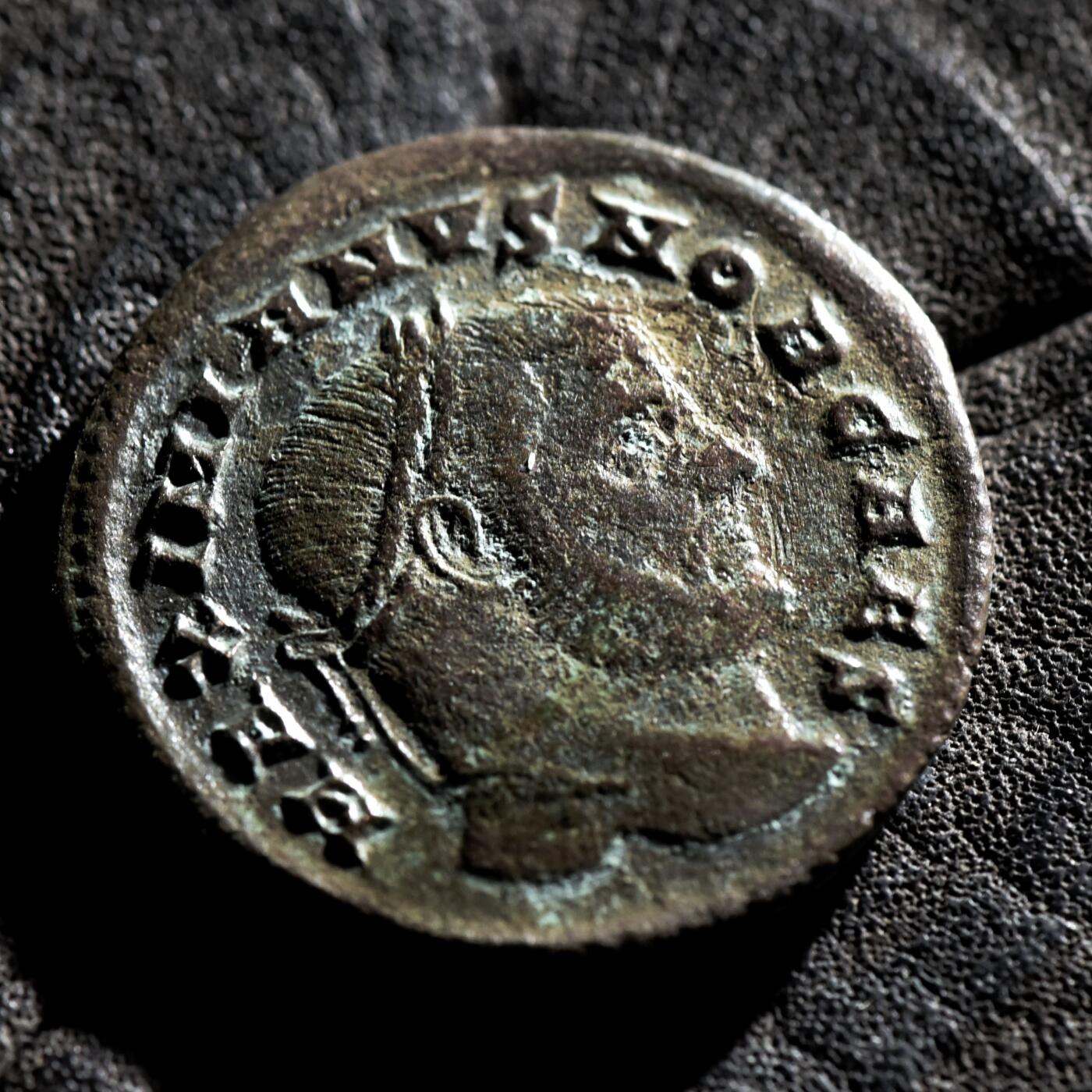 【良泉】第45期【直播场】1月15日晚19.30点开拍！ 208组，西方古代钱币、丝路古珠杂项专场 10.18克，公元305年【古罗马】马克西米努斯二世（代亚）富力大铜币