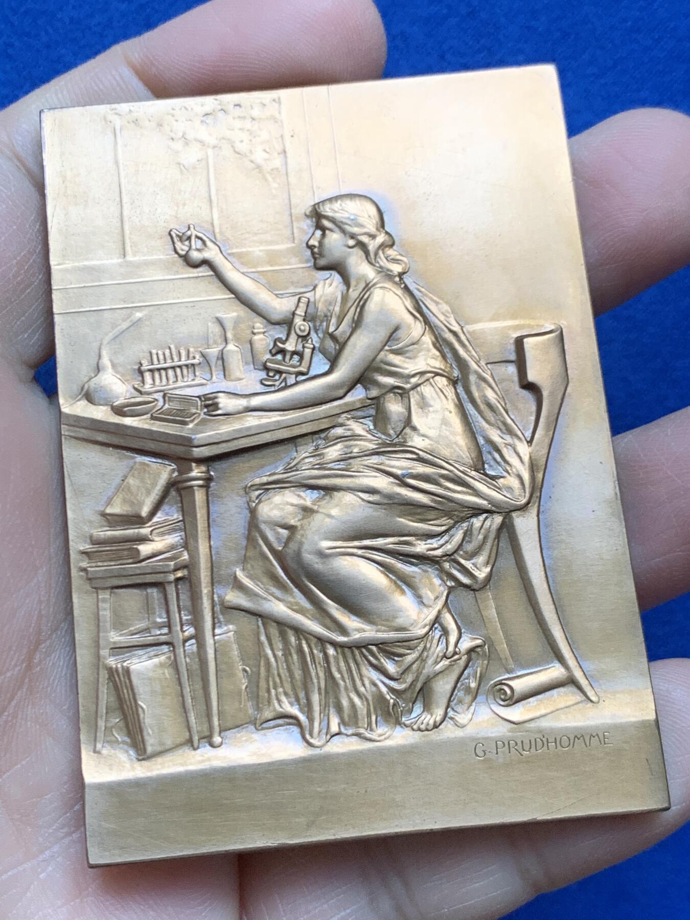 《竞宝斋》第452场 周日，周一 2场连拍 （全场包邮，欢迎送拍） 名家名作1895年路易巴斯德纪念铜质方章 124.2克 72.8*51.5mm 丰饶角铜标