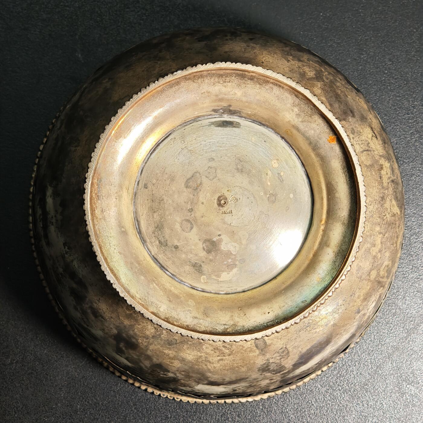 【德藏】世界币章拍卖第159期(元旦专场拍卖) 欧洲早期大号银质水果盛 工艺精美 直径约：180mm；高约：87.5mm，重约：337.3g