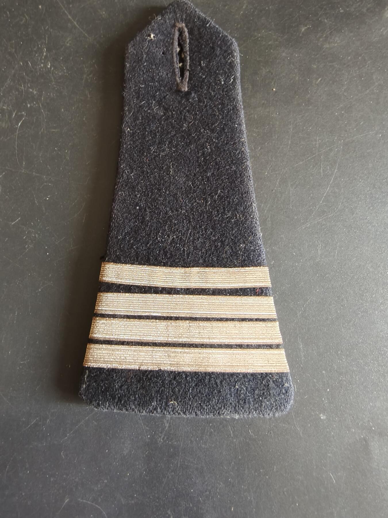 老王徽章第172期 法国陆军士官肩章