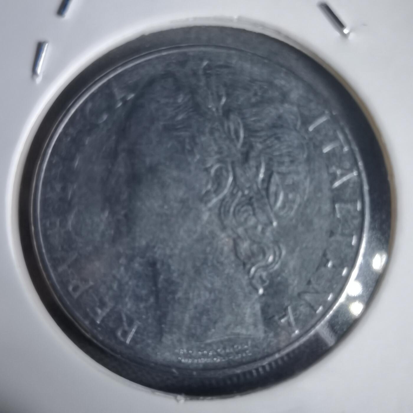 沼泽如烟--第949场 意大利1977年100里拉