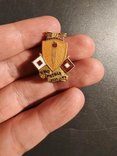 老王徽章第172期 - 美国通信兵学校证章    二战时期横针版   