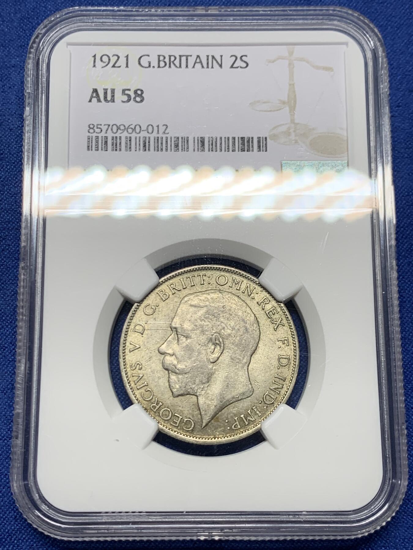 《竞宝斋》第452场 周日，周一 2场连拍 （全场包邮，欢迎送拍） NGC AU58 英国1921年乔治五世弗洛林银币，未流通淡包浆好品，乔五中期弱打非常严重，这枚状态不错。