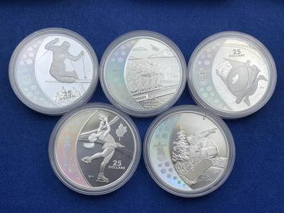 《竞宝斋》第452场 周日，周一 2场连拍 （全场包邮，欢迎送拍） - 加拿大2010年25元X5精制幻彩银币套 温哥华冬奥会 约27.7克X5枚 925银 盒证全