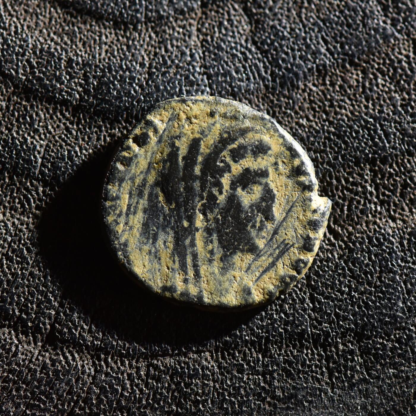 【良泉】【春节前最后一场】2月5日晚19.30点开拍！208组，本场结束后预存钱币的朋友请告知，将连同本场拍品一起邮寄，预祝诸位春节愉快！ 公元347-348年【古罗马】君士坦丁大帝“驷马车版”追思币，1.32克