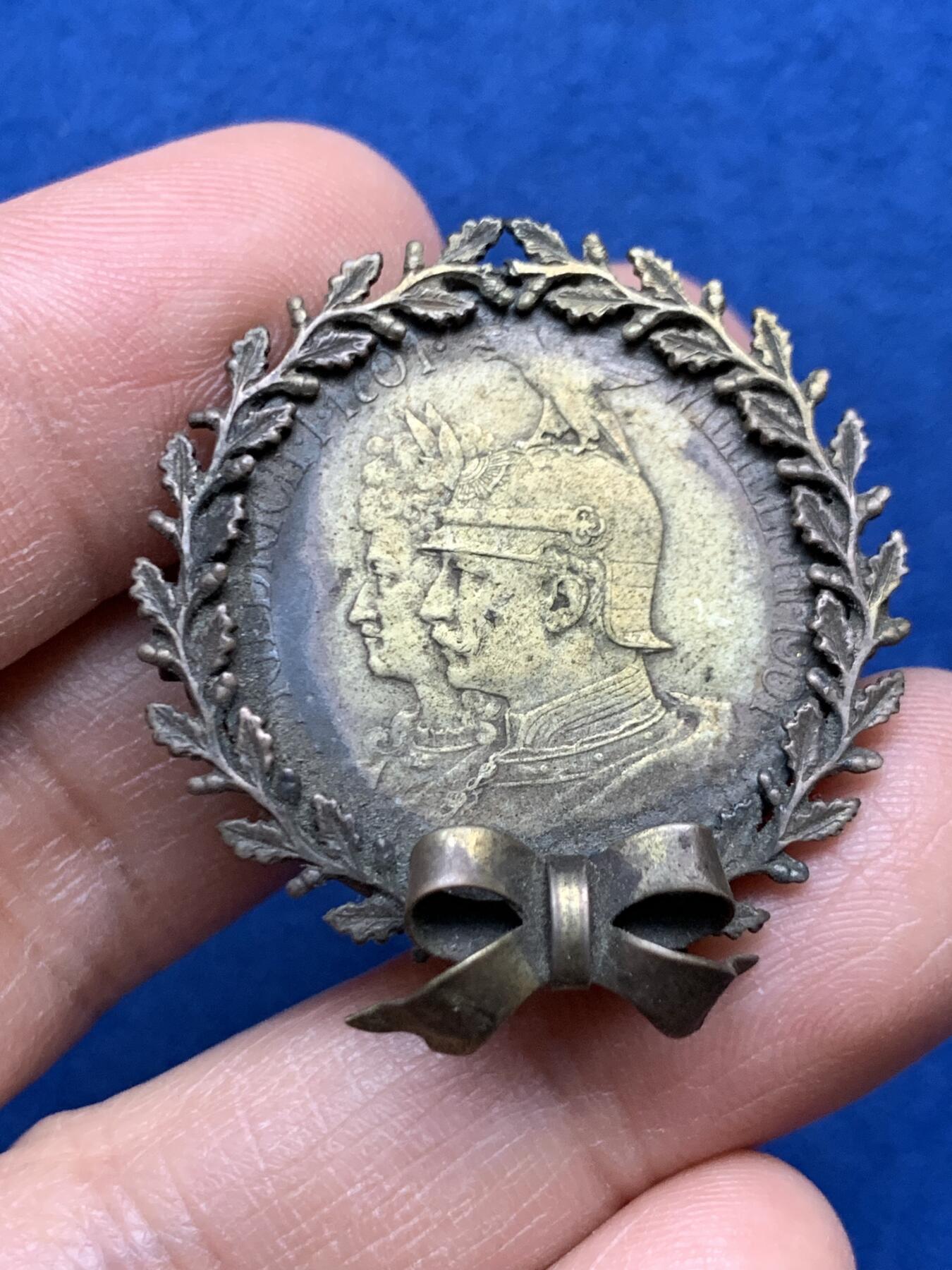 《竞宝斋》第452场 周日，周一 2场连拍 （全场包邮，欢迎送拍） 德国普鲁士王国建国200周年2马克银饰 14克 33mm