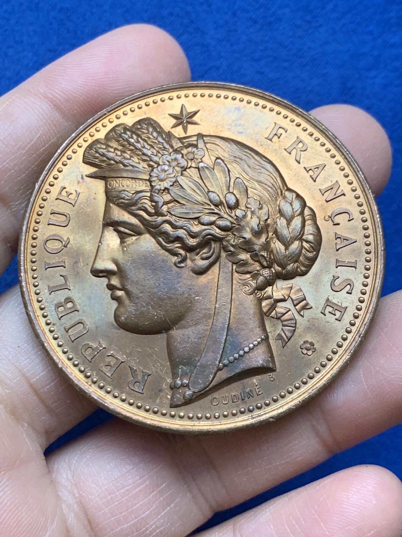 《竞宝斋》第452场 周日，周一 2场连拍 （全场包邮，欢迎送拍） 法国南希射击俱乐部镀金铜章 59.3克 50.5mm丰饶角铜标