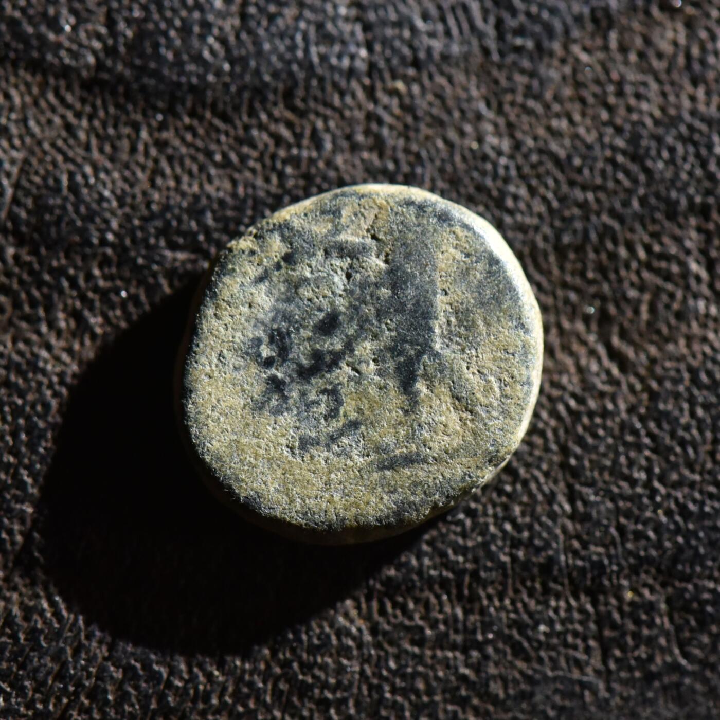 【良泉】第45期【直播场】1月15日晚19.30点开拍！ 208组，西方古代钱币、丝路古珠杂项专场 【沙漠坑 黑漆古】公元前1世纪【古希腊】【塞琉古】阿波罗铜币，1.55克