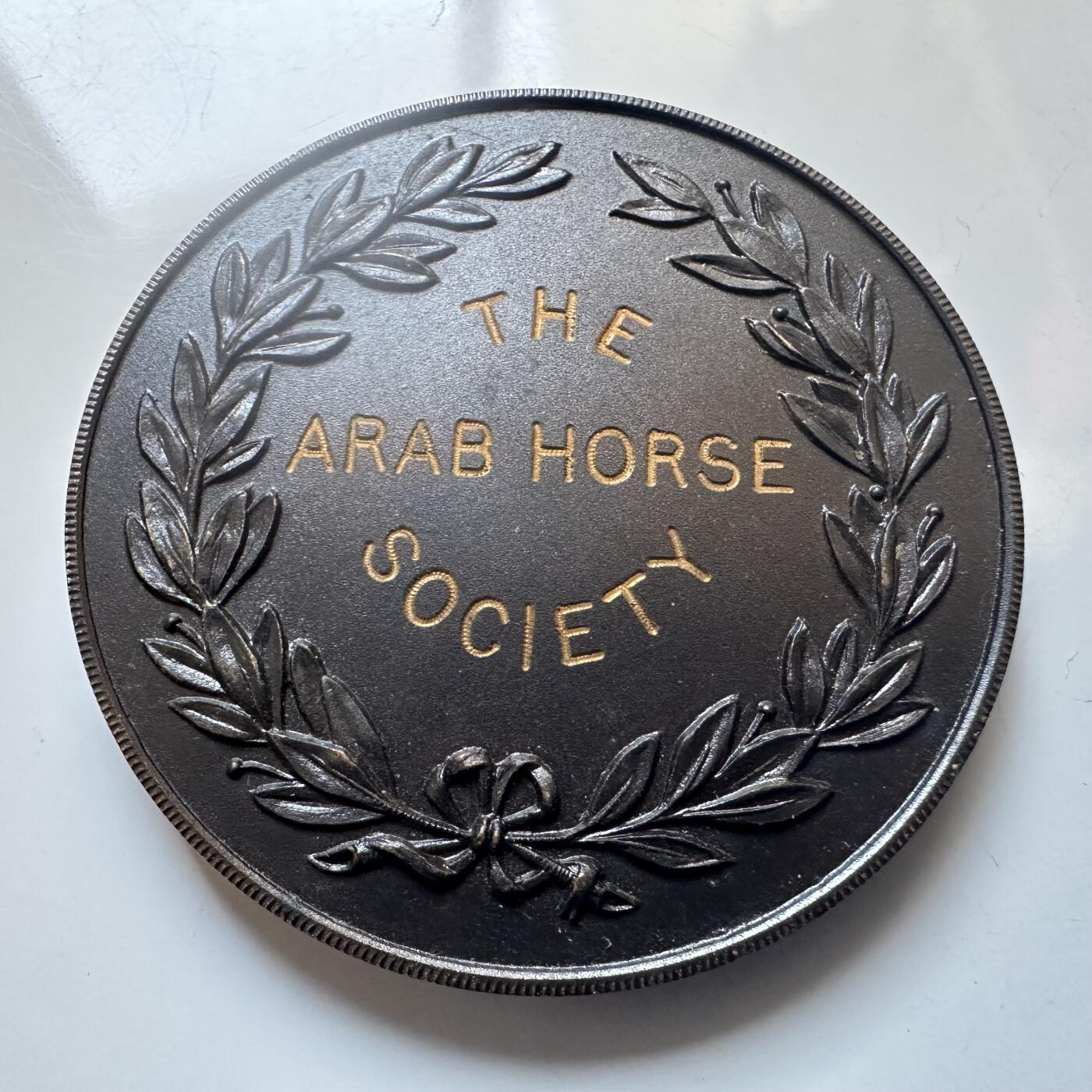 🌹外币初藏🌹🐯2025年第147场  每周二四六晚8️⃣点 接代拍 英国阿拉伯马协会1965年奖章 38.4毫米