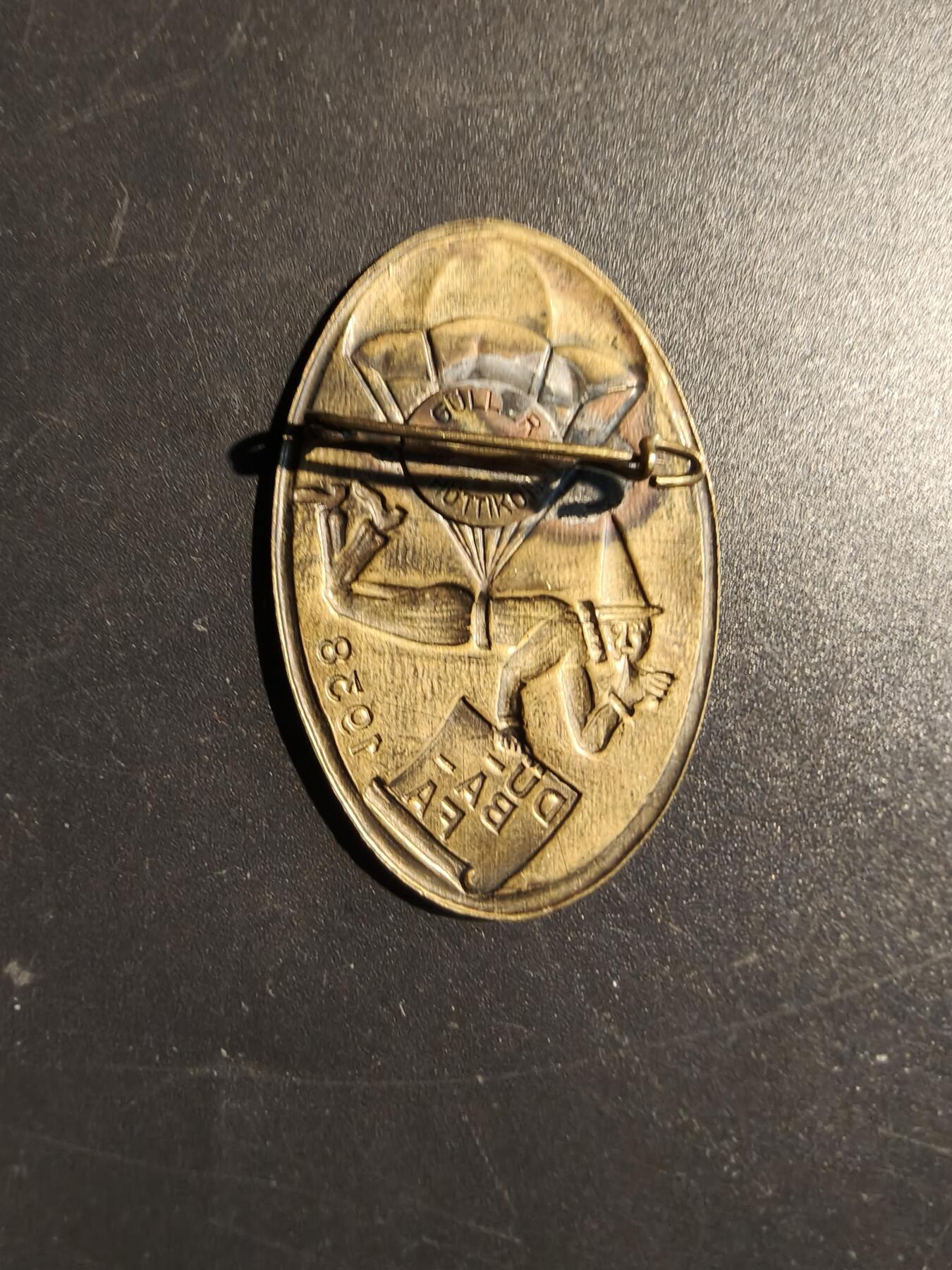 老王徽章第172期 德国巴伐利亚州跳伞运动协会证章