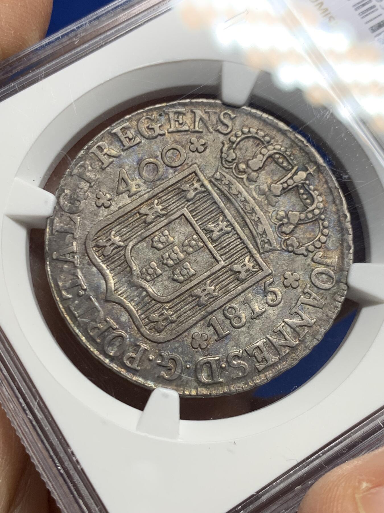 《竞宝斋》第452场 周日，周一 2场连拍 （全场包邮，欢迎送拍） NGC AUD 葡萄牙1815若昂六世400瑞斯银币，灰色老包浆，看不出清洗痕迹，应该是错杀，这款币这种深打状态很难得