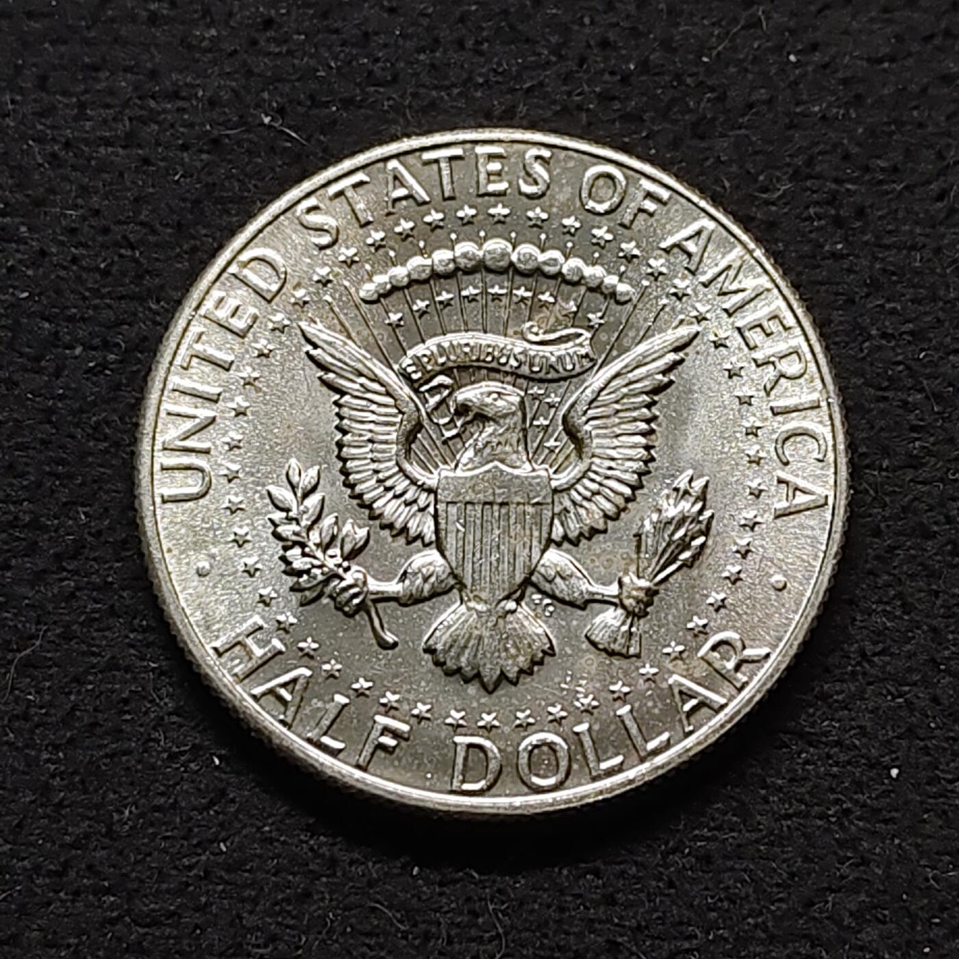 【全场包邮】纯粹捡漏拍490场（免费代拍第27场） 美国1966年肯尼迪半元（30.6毫米11.5克）银币