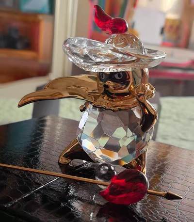 卡牌限时028期专场（24号晚21点30截拍） - 2021小浣熊绝品手办系列-水晶林冲。小浣熊出的唯一水晶手办。一共发售128个，这只编号是对子号22，全新无把玩，带原盒。