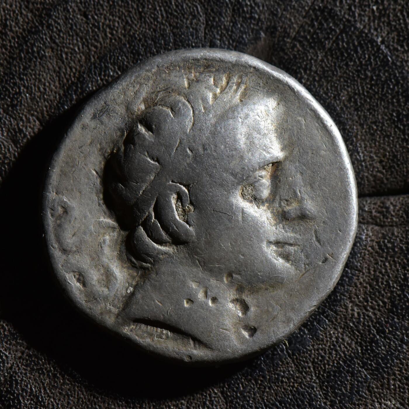 【良泉】第45期【直播场】1月15日晚19.30点开拍！ 208组，西方古代钱币、丝路古珠杂项专场 【藏家出品A】16.76克，公元前261-246年【古希腊】塞琉古帝国，安条克二世青年版头像，四德拉克马银币