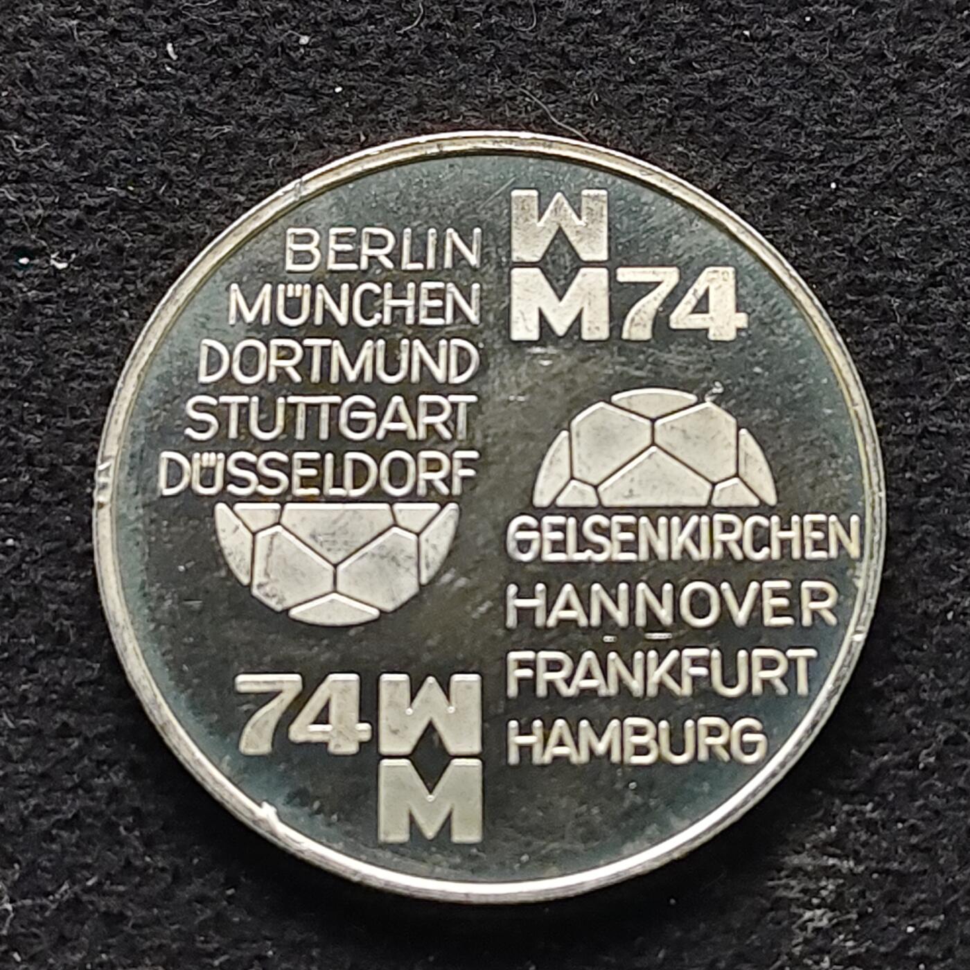 【全场包邮】纯粹捡漏拍491场（免费代拍第28场） 【银章】德国1974年德国世界杯15克纯银纪念银章-有银标