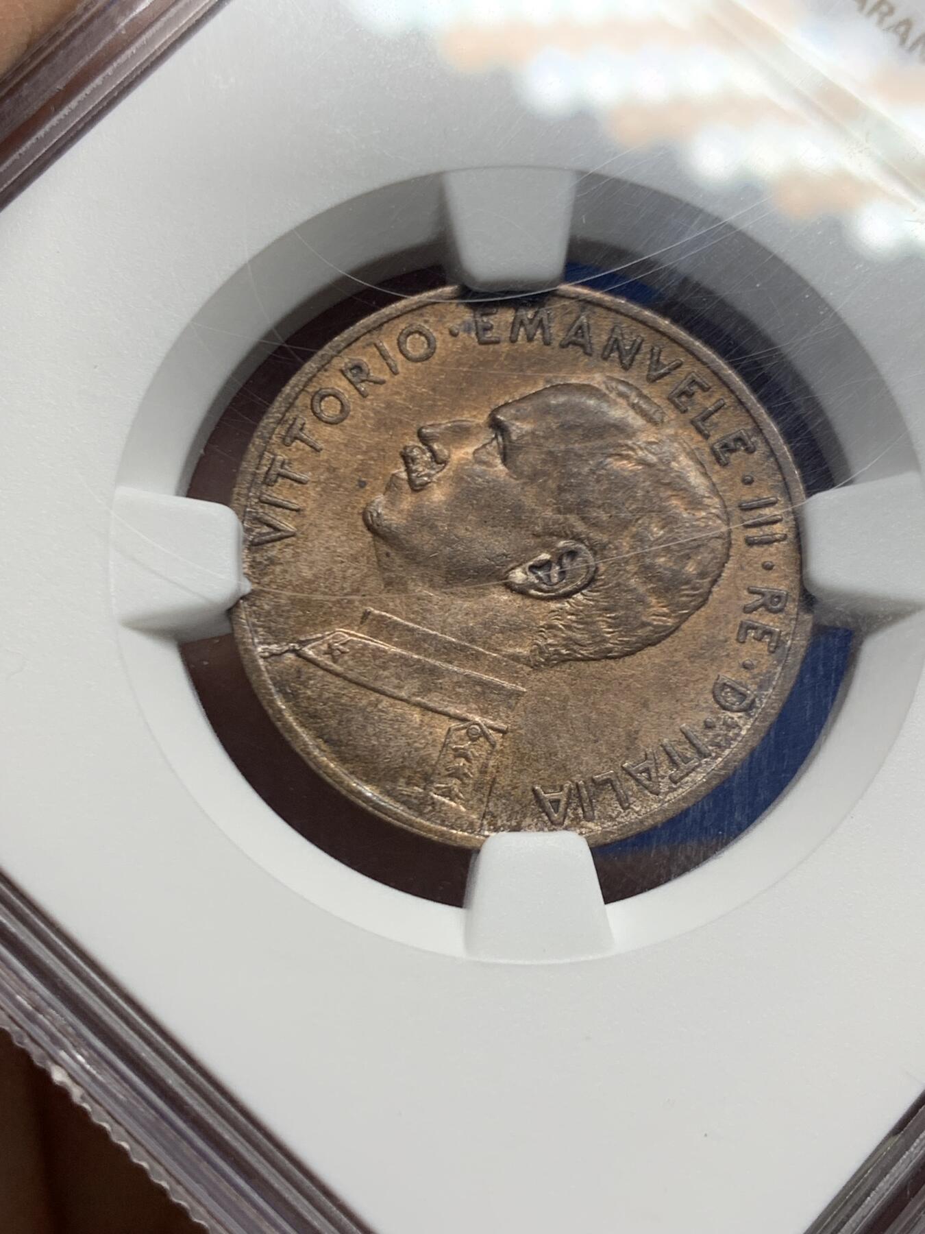 《竞宝斋》第452场 周日，周一 2场连拍 （全场包邮，欢迎送拍） NGC MS62BN 意大利1912年5分拿花铜币，少见年份（特年）书价高，在200美元左右。