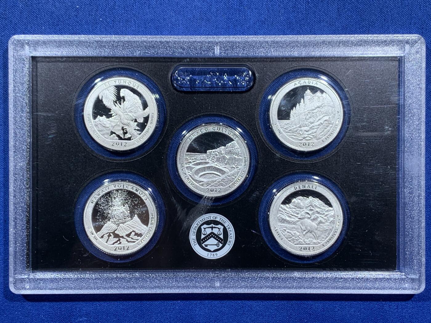 《竞宝斋》第452场 周日，周一 2场连拍 （全场包邮，欢迎送拍） 美国2012年国家公园系列25美分5枚精制银币套 带盒证 6.25克X5枚 900银