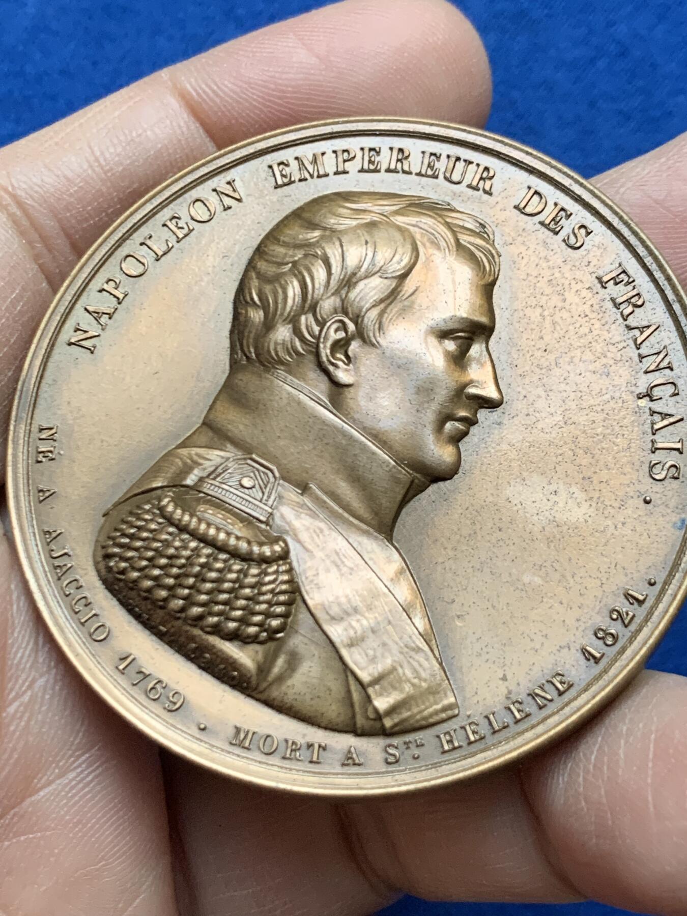 《竞宝斋》第452场 周日，周一 2场连拍 （全场包邮，欢迎送拍） 罕见版本 1840年拿破仑遗骨迁回法国的纪念章，直径51.7mm，重70.5克，丰饶角铜标