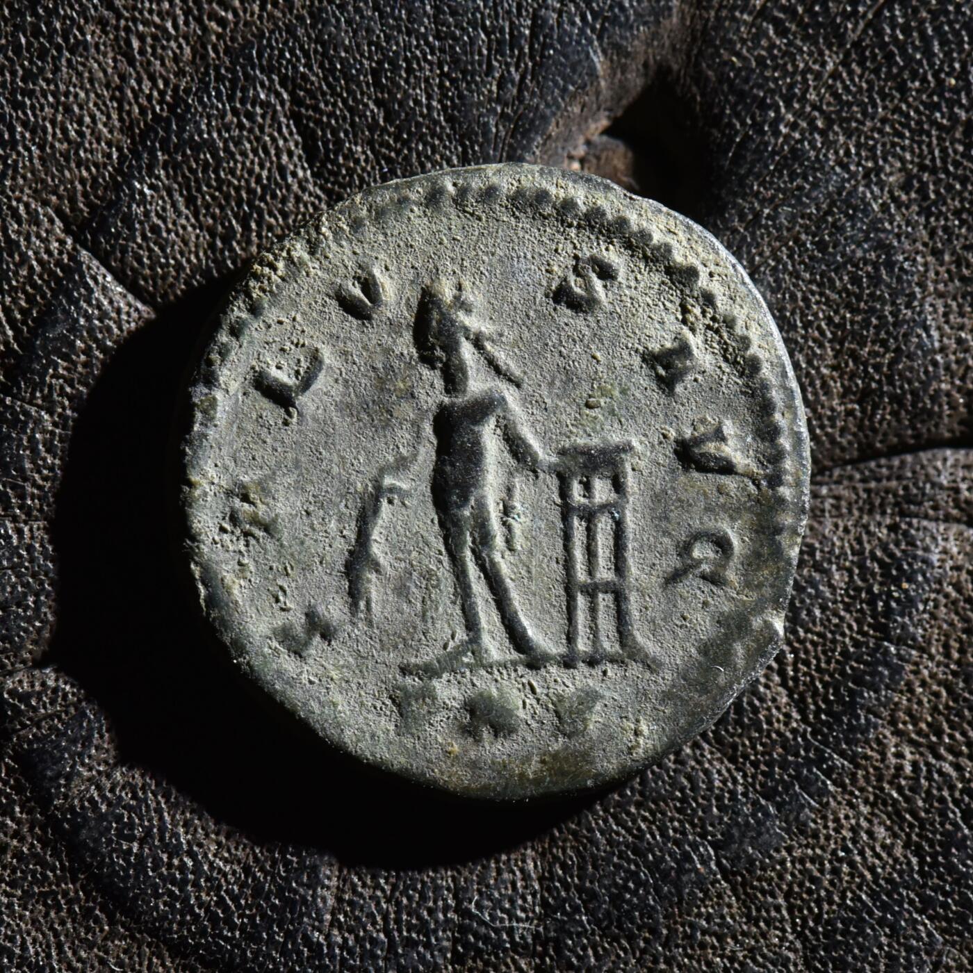 【良泉】【春节前最后一场】2月5日晚19.30点开拍！208组，本场结束后预存钱币的朋友请告知，将连同本场拍品一起邮寄，预祝诸位春节愉快！ 【藏家出品A】公元257-260年，古罗马帝国，加里恩努斯，与其父瓦勒良共治时期打制，背面为健康女神萨卢斯，安东尼（双第纳尔）洗银币，4.01克