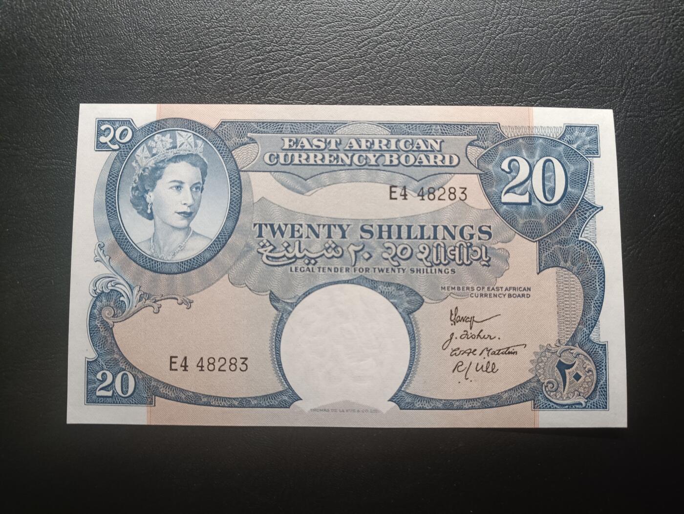 2026首期，总第211期 英属东非1961年20先令UNC背面左上极轻微黄，青年大皇冠女王，稀有的中高面值