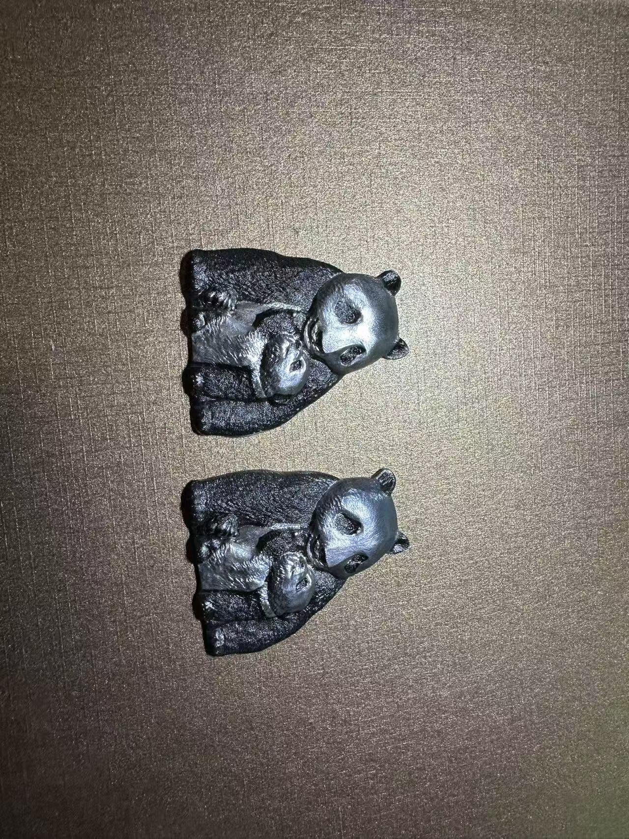 CSIS-GREAT评级精品钱币拍卖第三百三十二期 库克2017年幸运大熊猫母子仿古异形熊猫形超高浮雕纪念银币  2枚 料价