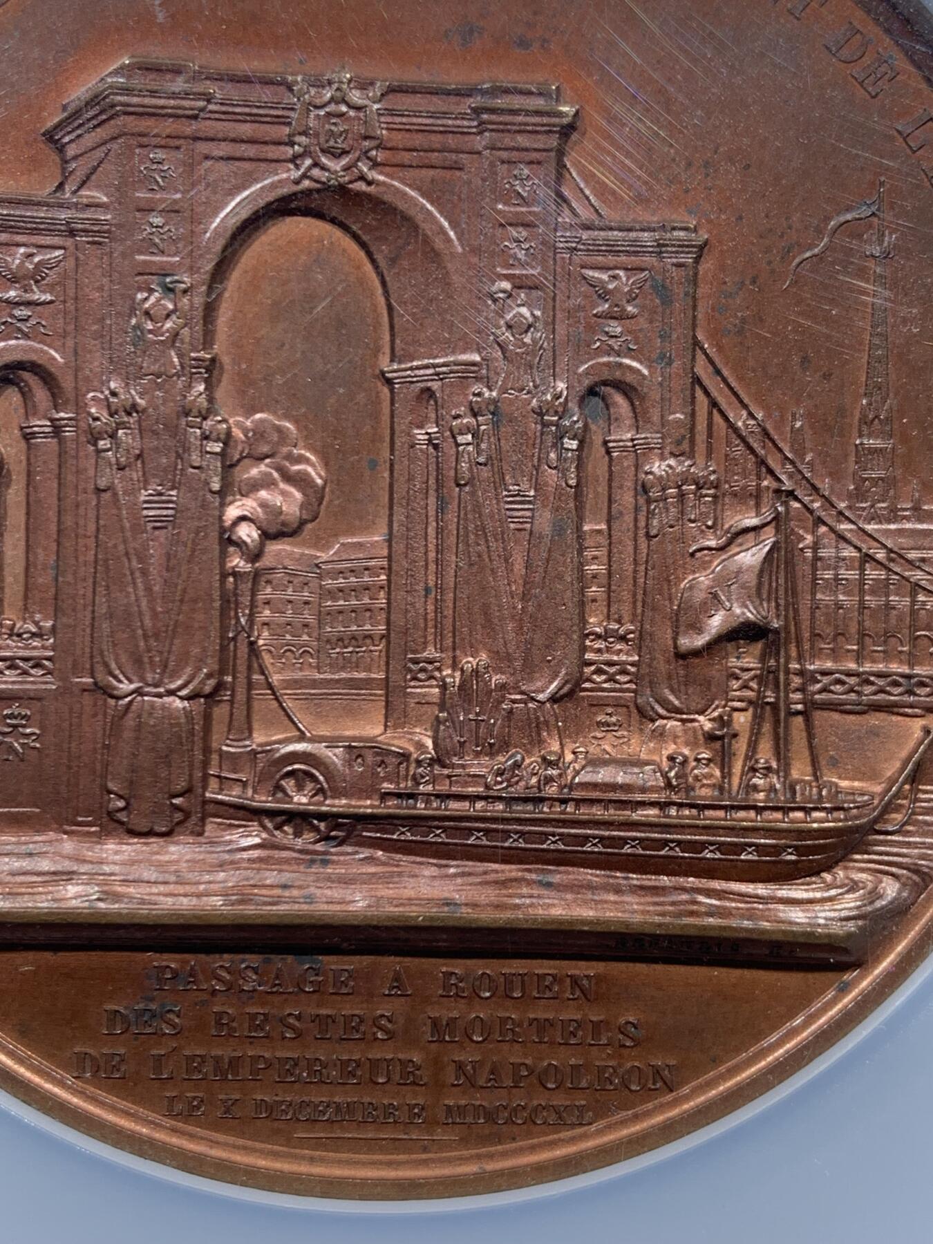 《竞宝斋》第452场 周日，周一 2场连拍 （全场包邮，欢迎送拍） NGC MS62BN 法国拿破仑遗骸转移纪念铜章，该章记录1840年拿破仑灵柩从圣赫勒拿岛运回巴黎荣军院的历史事件。亚军分，更高分仅一枚，加大加厚盒。