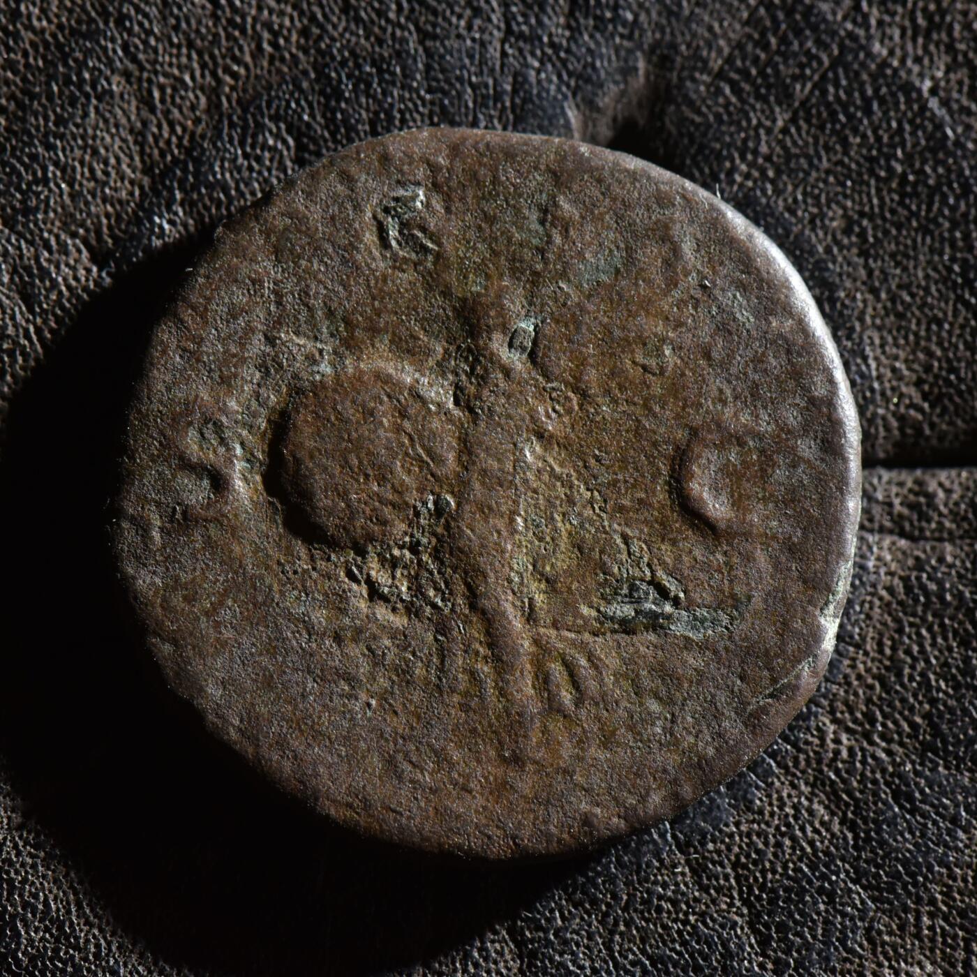 【良泉】第45期【直播场】1月15日晚19.30点开拍！ 208组，西方古代钱币、丝路古珠杂项专场 【极罕见！】公元62-68年【古罗马】【暴君 尼禄】胜利女神，阿斯铜币，7.88克