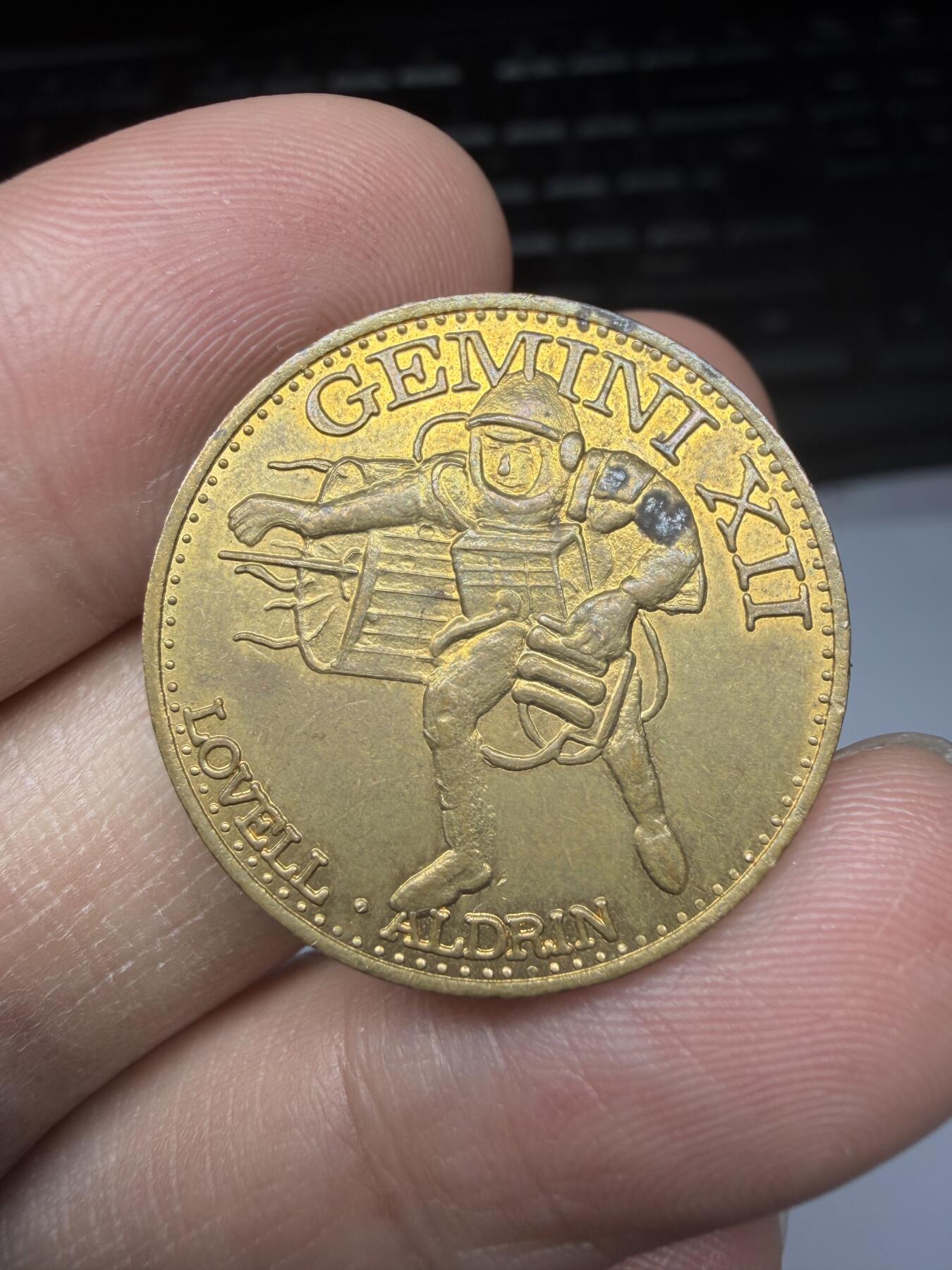 2025年集古藏今外币拍卖第十一期-第5场—（总第295拍），可以寄存60天，满160元包邮。 1968年登月纪念章01-25毫米